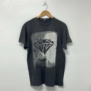Dark grey diamond tee